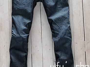 牛仔裤配啥鞋子最带劲？穿搭秘籍大公开