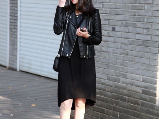 黑色连衣裙外套搭配全攻略