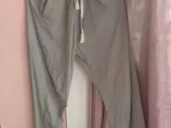 麻裤搭配上衣不犯愁 这份穿搭指南让你从路人变潮人