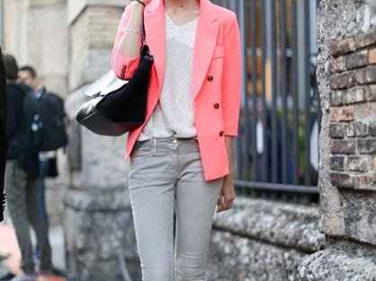 女生西装造型不发愁 三款发型让你又美又飒