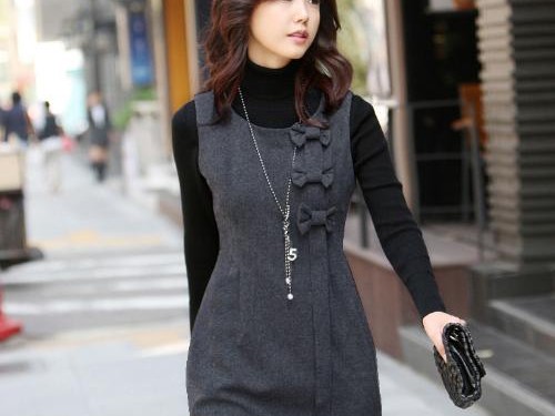 黑色无袖连衣裙 外套搭配全攻略 让你一件穿出百变风格