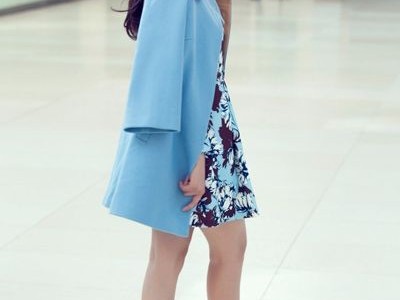 蓝色连衣裙外套搭配全攻略：穿出你的专属风格
