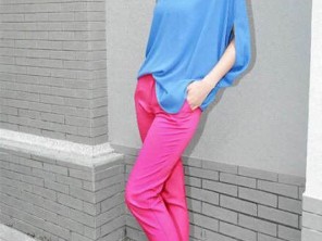 红色战袍穿搭术 这几条裤子让你靓绝街头