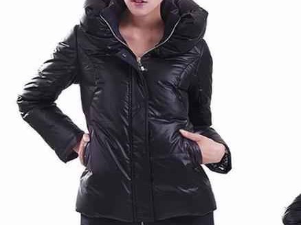 矮胖穿搭攻略：羽绒服告别臃肿，全技巧解析让你时尚又显瘦