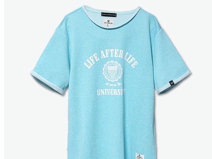 蓝色T恤配裤子秘籍 穿对裤子让你时髦翻倍