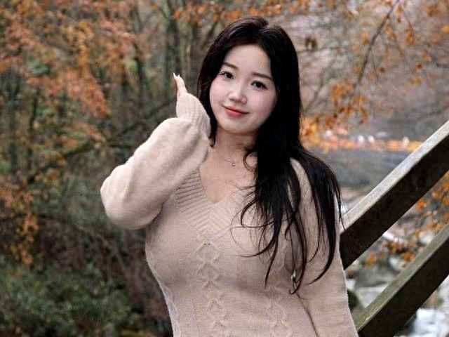 微胖女生穿衣搭配全攻略：有肉身材这样穿出自信美！