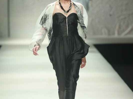 别再说“大码男”买不到体面中式装了！这份避坑指南让你穿出东方气度