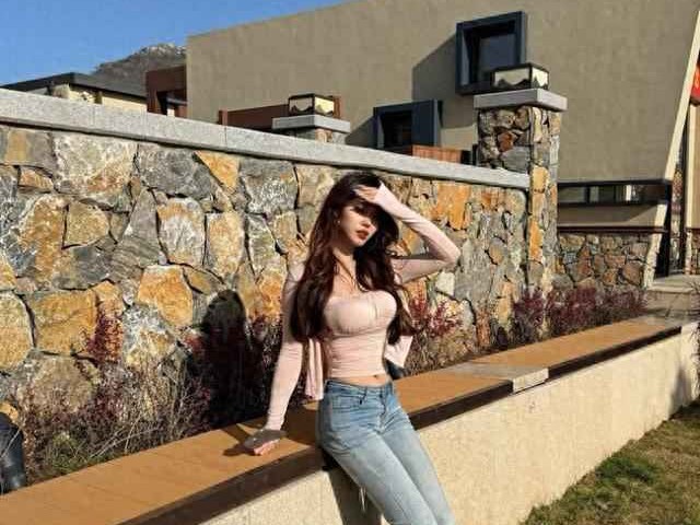 甜美系女生穿搭攻略：如何穿出高挑身材这几套搭配让你颜值飙升！