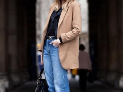 黄色外套配啥裤子最出彩？这份万能搭配公式请收好！