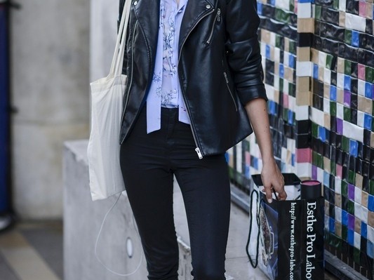 蓝色衬衫搭配全攻略 从职场到休闲一网打尽