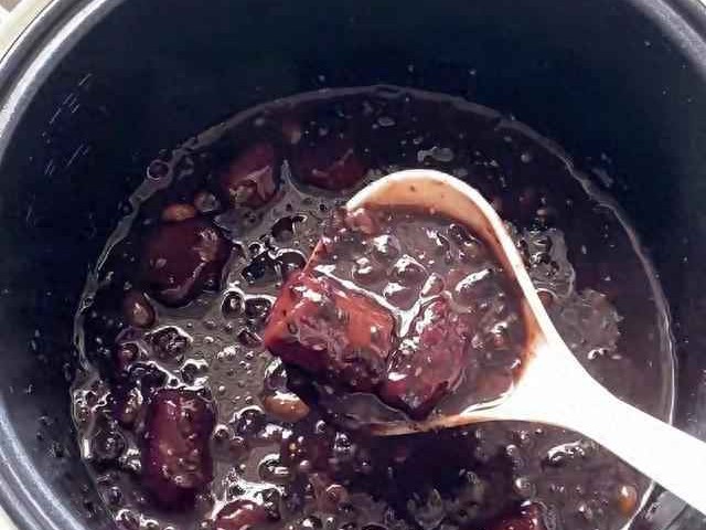 冬季养生必备：黑米黑豆的3种暖心搭配，吃出健康好气色