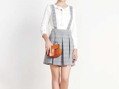 诗萌女装档次定位解析 兼顾时尚与性价比的选择