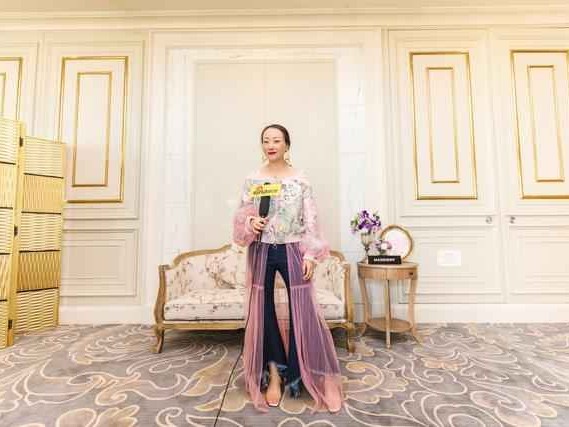 探秘MAXRIENY这个让都市女王着迷的复古奇幻品牌