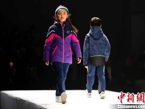 当校服遇上唐风宋韵：这身新中式设计，让孩子把文化自信穿在身上