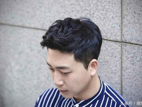 男生烫发造型指南 轻松找到适合你的帅气发型