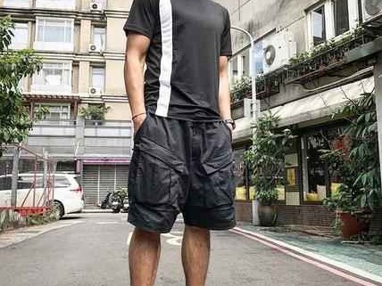 黑皮肤女痛穿衣搭配 孩子怕黑，黏人，爱哭别急着纠正，先问问自己：你给够安全感了吗