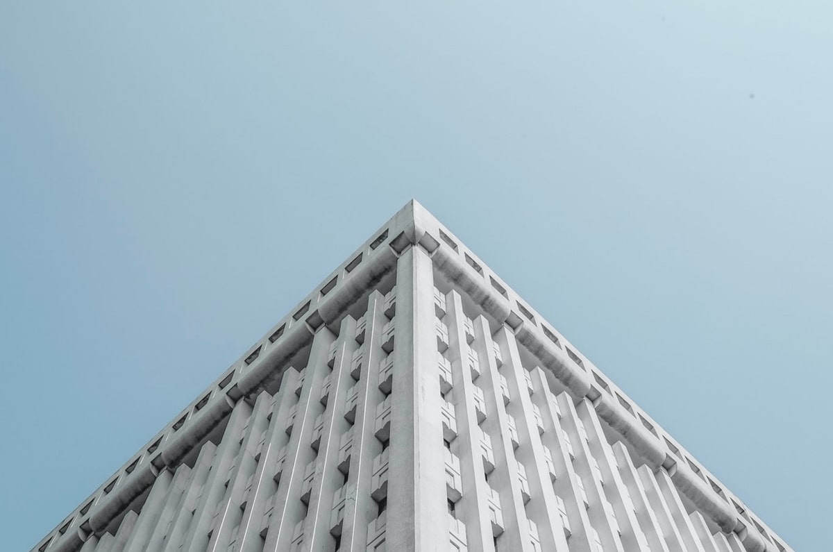 醒醒吧！你的衣柜里还缺这样一件“战袍”